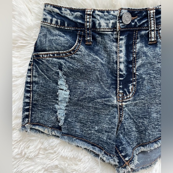 RSQ High-waisted Dark-Wash Ripped Denim Shorts Size 0, XS - Picture 3 of 14